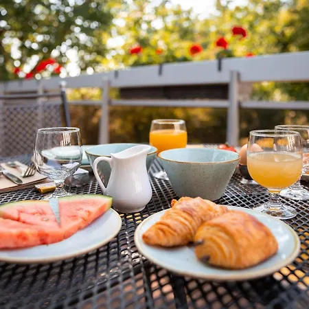 Diana Restaurant & By Happyculture Hotel